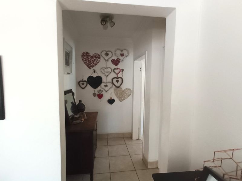 2 bed/2bath Cottage in Highlands North -includes weekly domestic - Photo 6