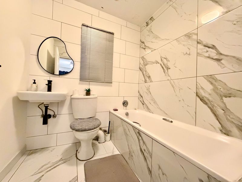 MODERN & COZY 1-BEDROOM GROUND FLOOR APARTMENT TO RENT IN ESTHER PARK  - Photo 7
