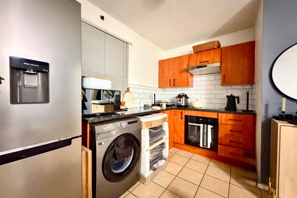 MODERN & COZY 1-BEDROOM GROUND FLOOR APARTMENT TO RENT IN ESTHER PARK  - Photo 2