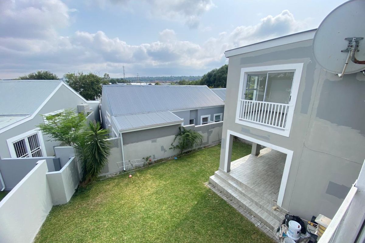 3 Bedroom House in Erasmus park - Photo 2