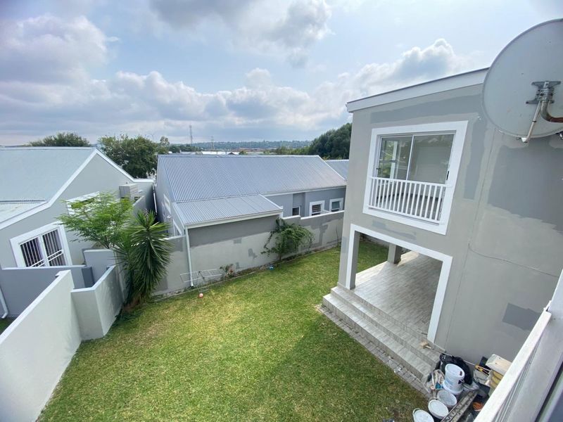 3 Bedroom House in Erasmus park - Photo 2