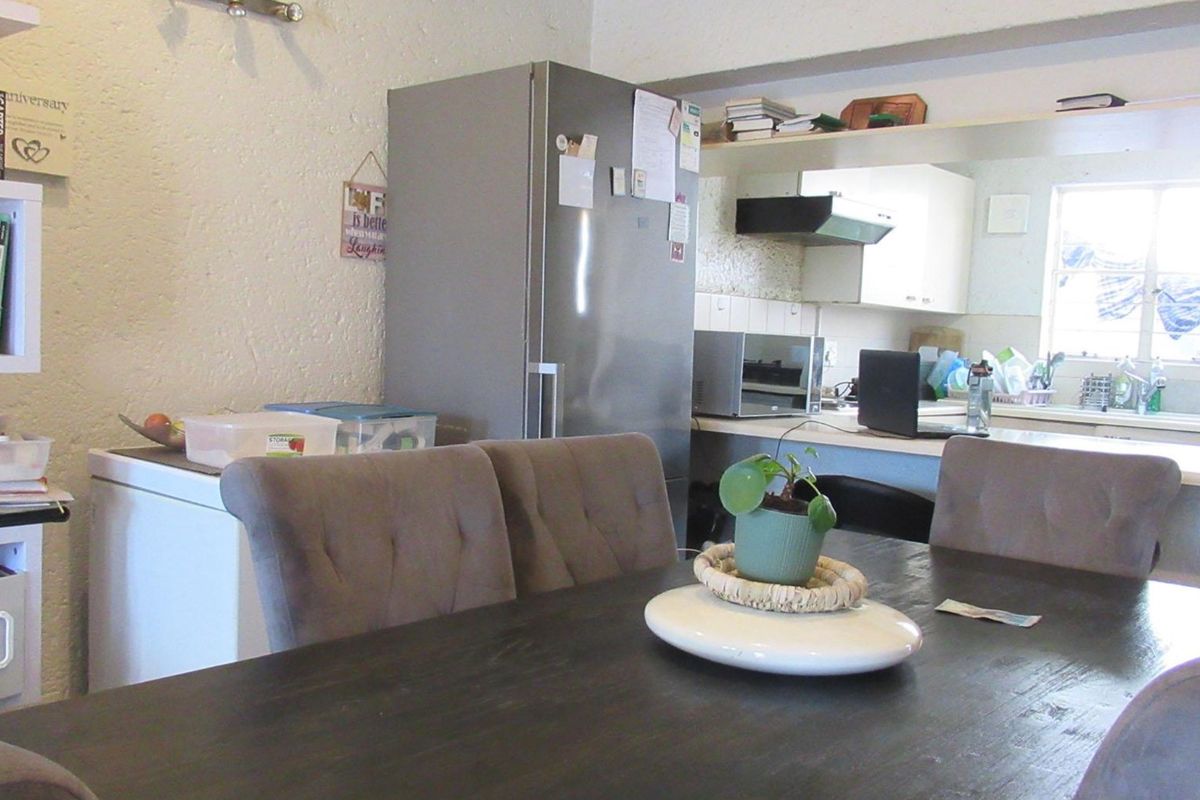 3 Bedroom Townhouse For Sale in Ferndale - Photo 4