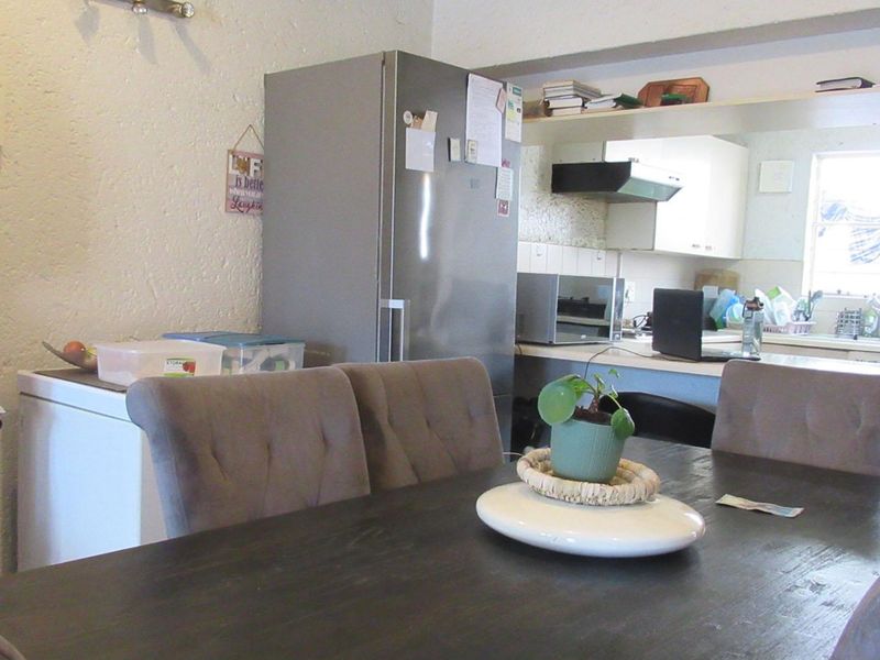 3 Bedroom Townhouse For Sale in Ferndale - Photo 4