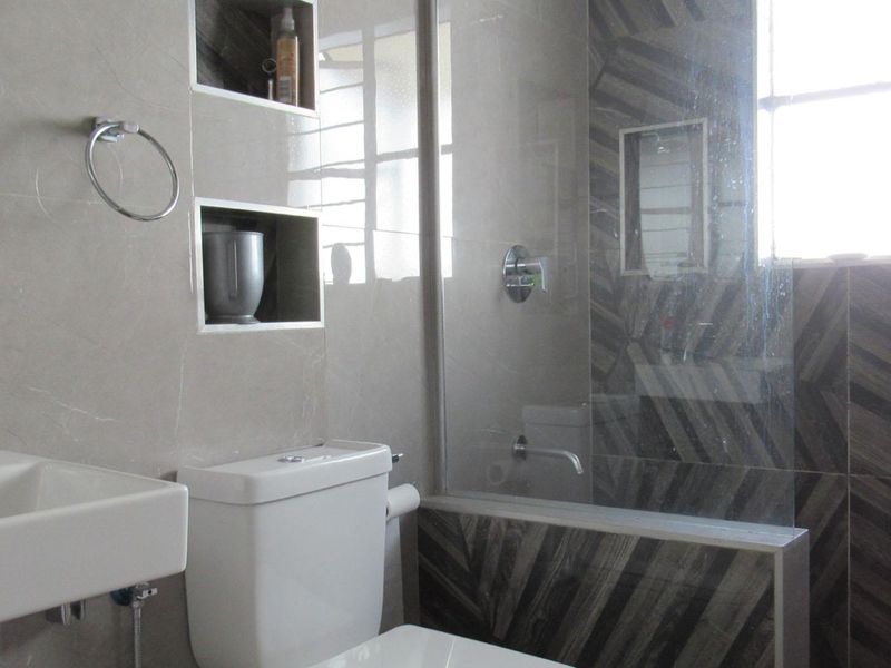 3 Bedroom Townhouse For Sale in Ferndale - Photo 7