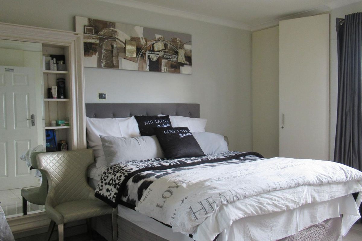 3 Bedroom Townhouse For Sale in Ferndale - Photo 5