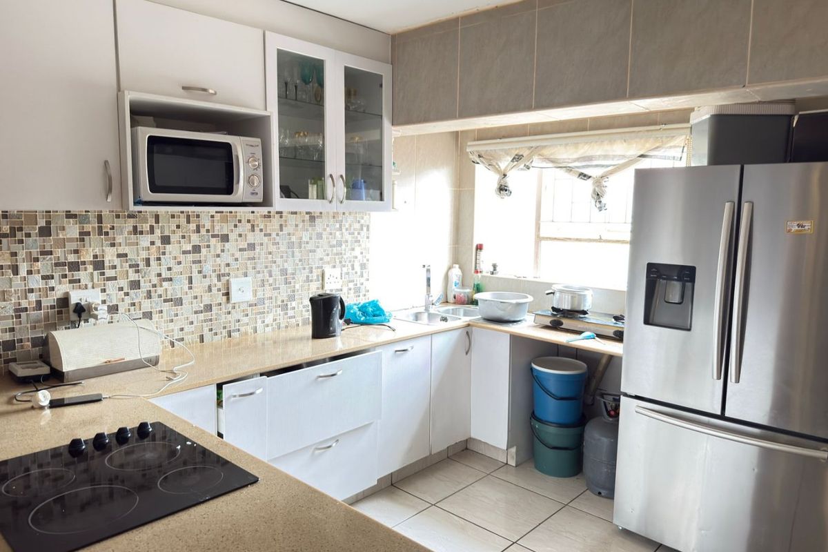 2 Bed 2 bath for sale Edleen Kemptonpark - Photo 2