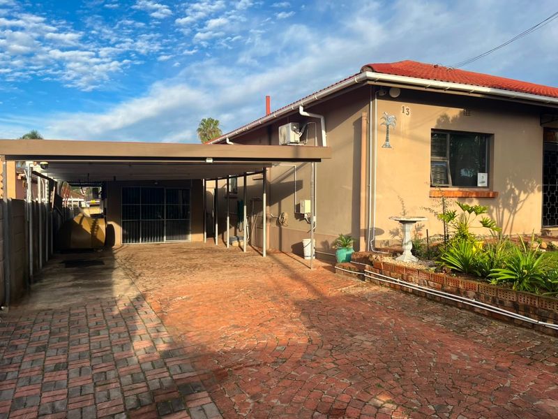 The Perfect Family Home with Privacy & Togetherness. - Photo 4