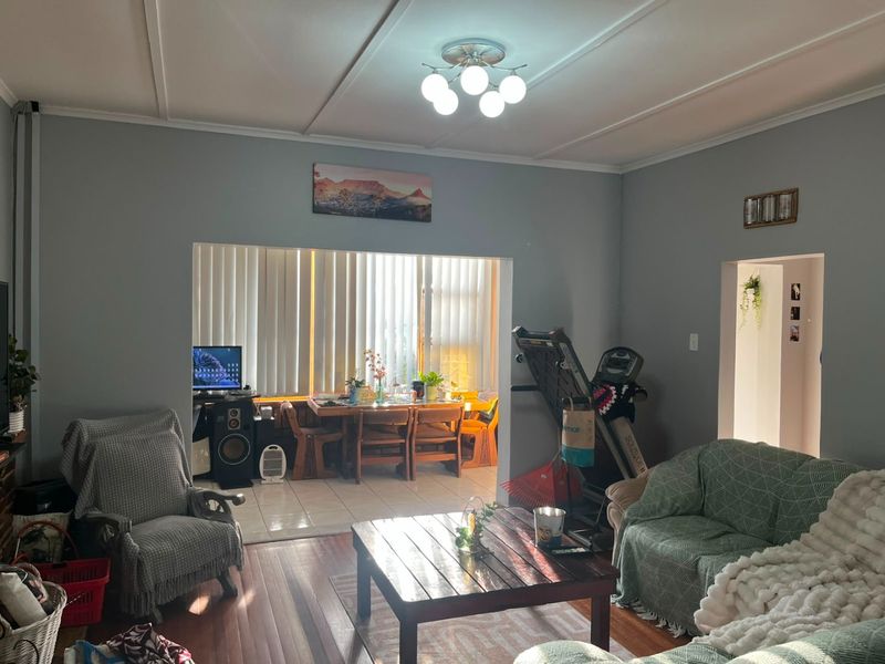 The Perfect Family Home with Privacy & Togetherness. - Photo 5
