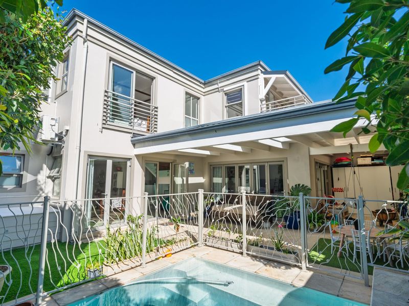 Secure, North-Facing Estate Home with Mountain Views - Photo 1