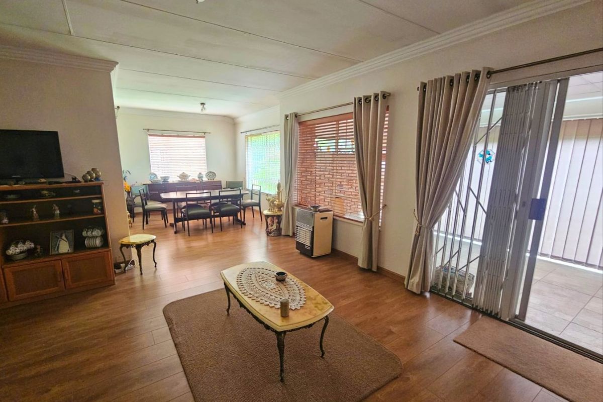 Charming 2-Bedroom Home in Brentwood Villas Retirement Village - Photo 5