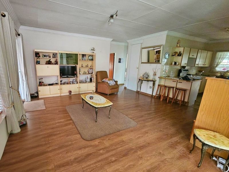 Charming 2-Bedroom Home in Brentwood Villas Retirement Village - Photo 9
