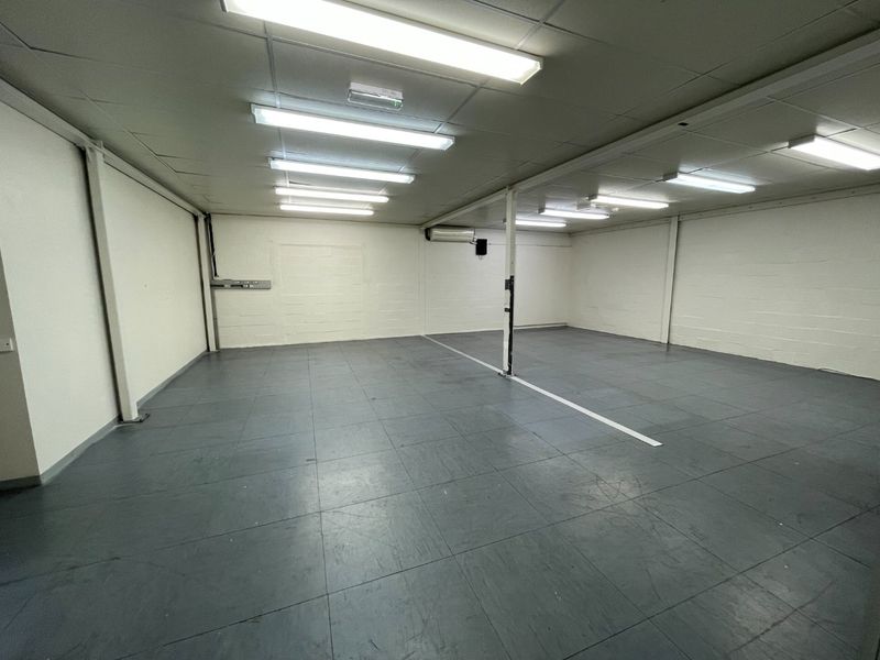 Industrial Unit For Sale in Montague Gardens - Photo 5