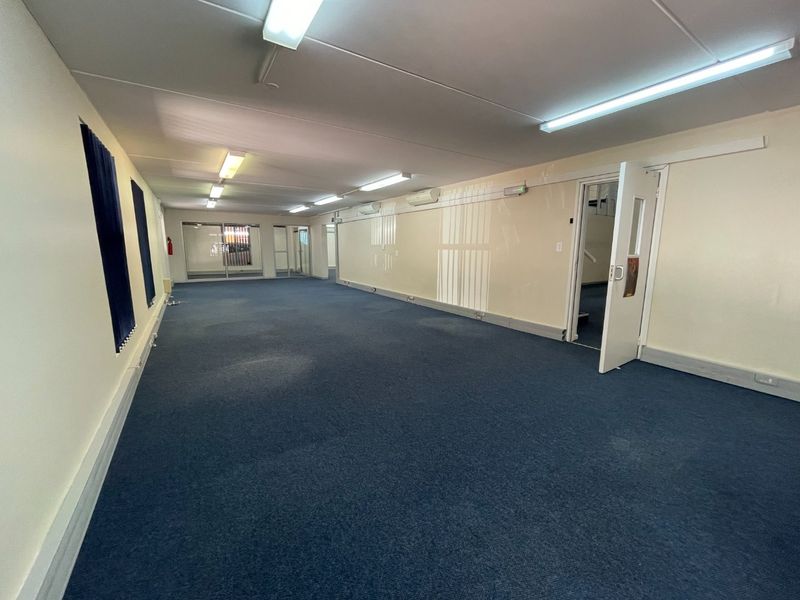 Industrial Unit For Sale in Montague Gardens - Photo 10