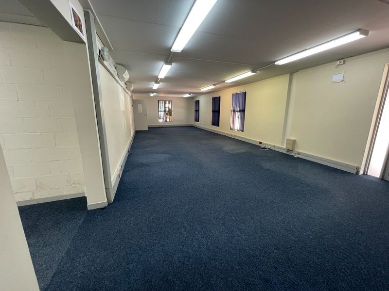 Industrial Unit For Sale in Montague Gardens - Photo 9