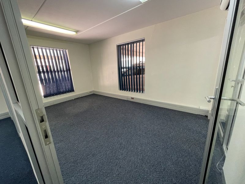 Industrial Unit For Sale in Montague Gardens - Photo 8