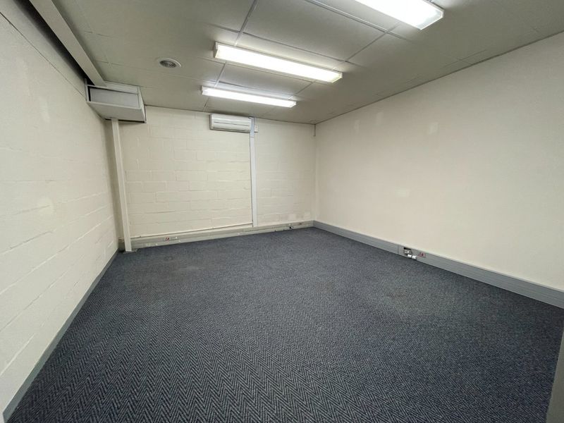 Industrial Unit For Sale in Montague Gardens - Photo 7