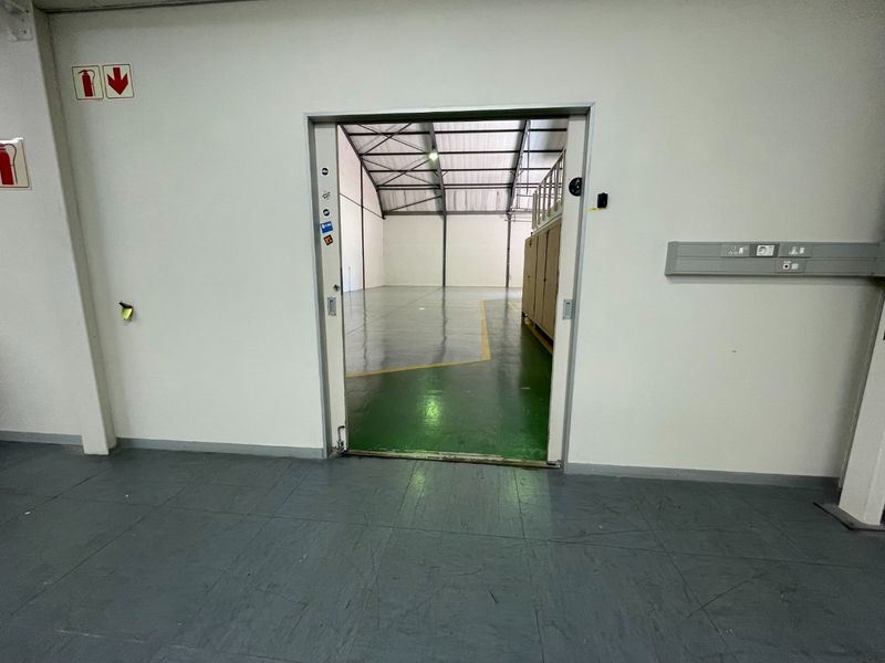 Industrial Unit For Sale in Montague Gardens - Photo 6