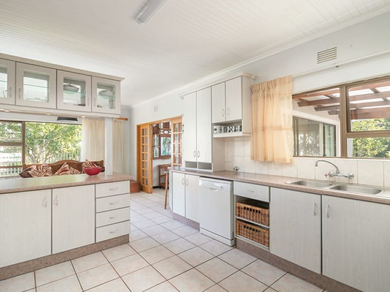 Spacious Single-Level 4 bedroom Family Home in the Heart of Sedgefield - Photo 5