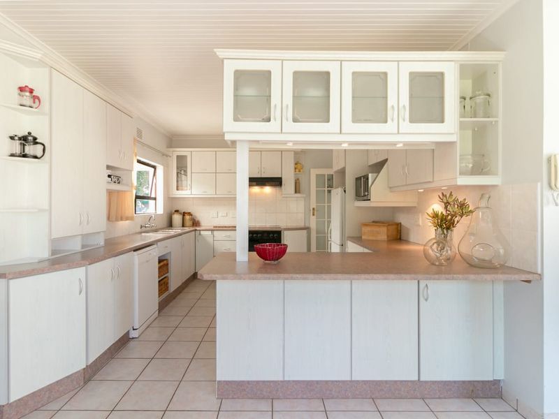 Spacious Single-Level 4 bedroom Family Home in the Heart of Sedgefield - Photo 9