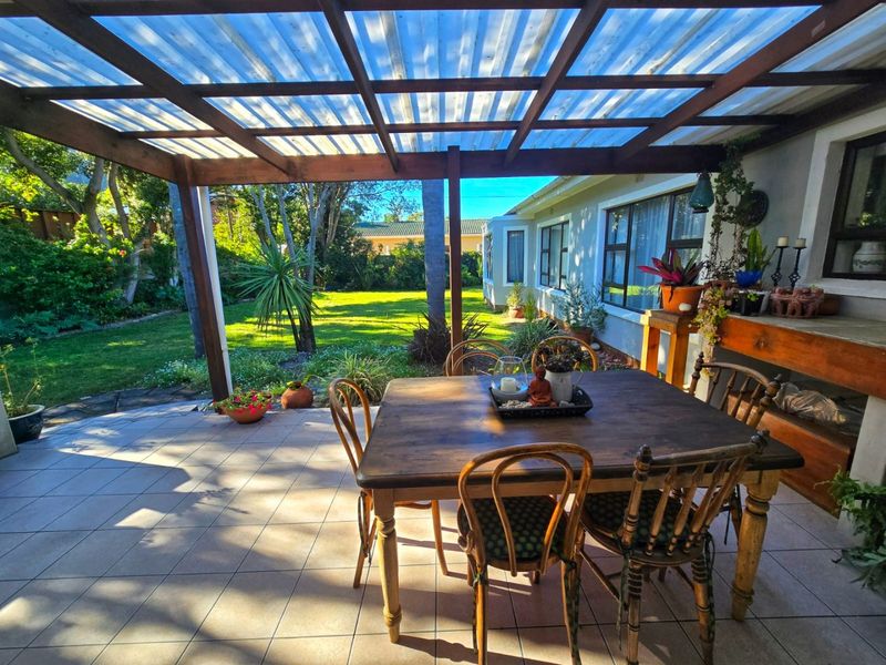 Spacious Single-Level 4 bedroom Family Home in the Heart of Sedgefield - Photo 7