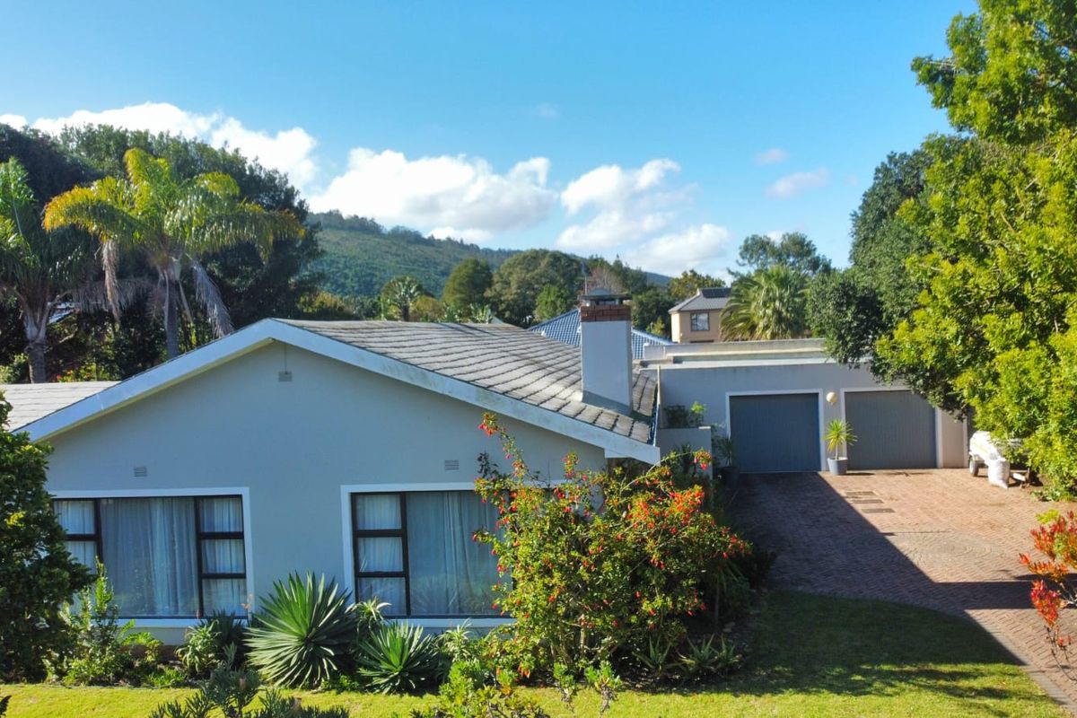 Spacious Single-Level 4 bedroom Family Home in the Heart of Sedgefield - Photo 2