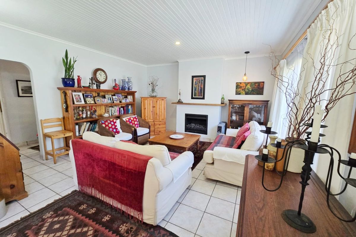 Spacious Single-Level 4 bedroom Family Home in the Heart of Sedgefield - Photo 3