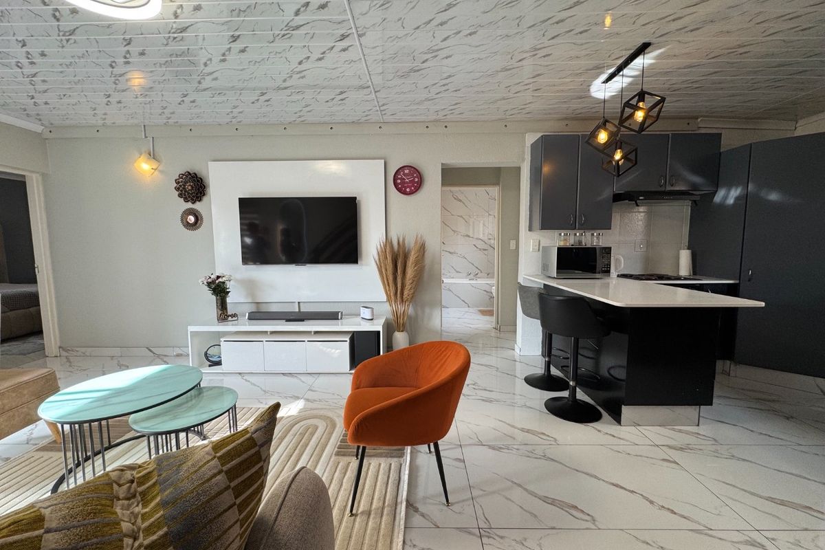 Luxury Cluster, Move In Ready! - Photo 3