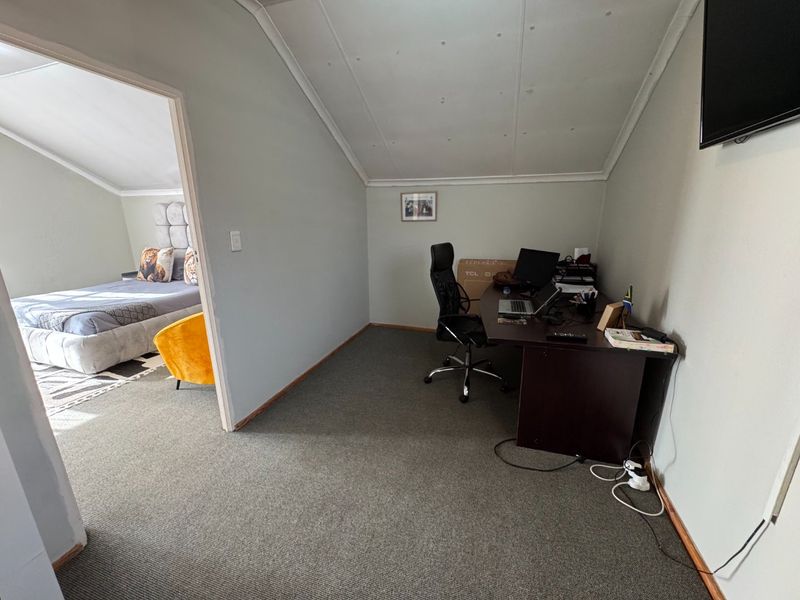 Luxury Cluster, Move In Ready! - Photo 9