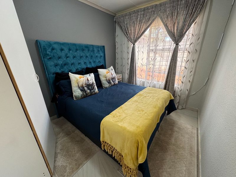 Luxury Cluster, Move In Ready! - Photo 8