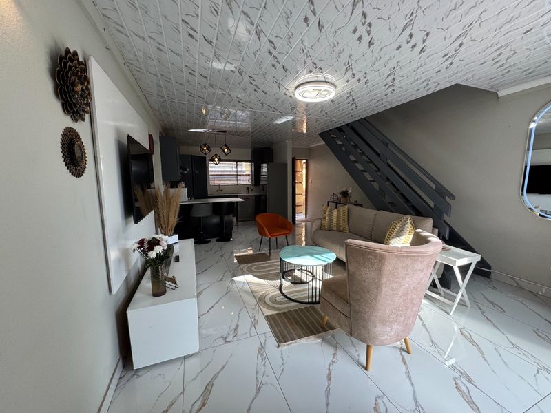 Luxury Cluster, Move In Ready! - Photo 6