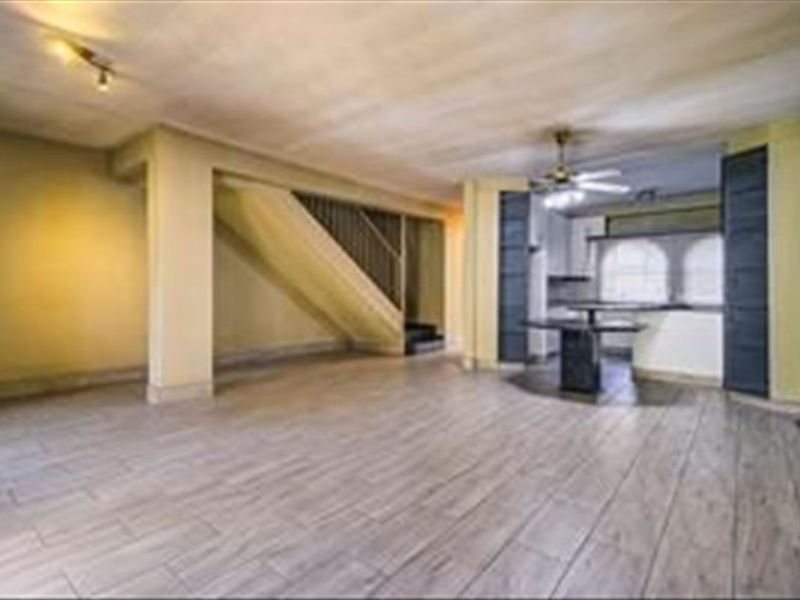 Neat and Welcoming Family Home - Photo 2