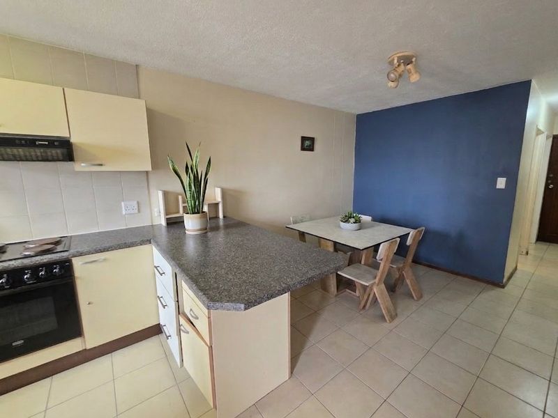 Stunning Ocean Facing 2 Bedroom Apartment  - Photo 2