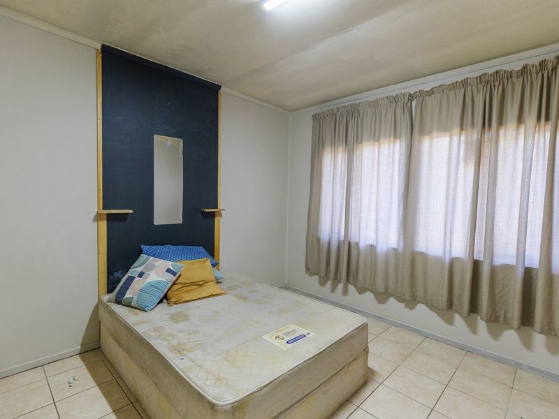 House And A flat For Under A Million  - Photo 7