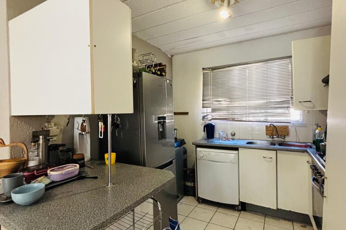 Family comfort home or investment in Boundary Park apartment - Photo 3