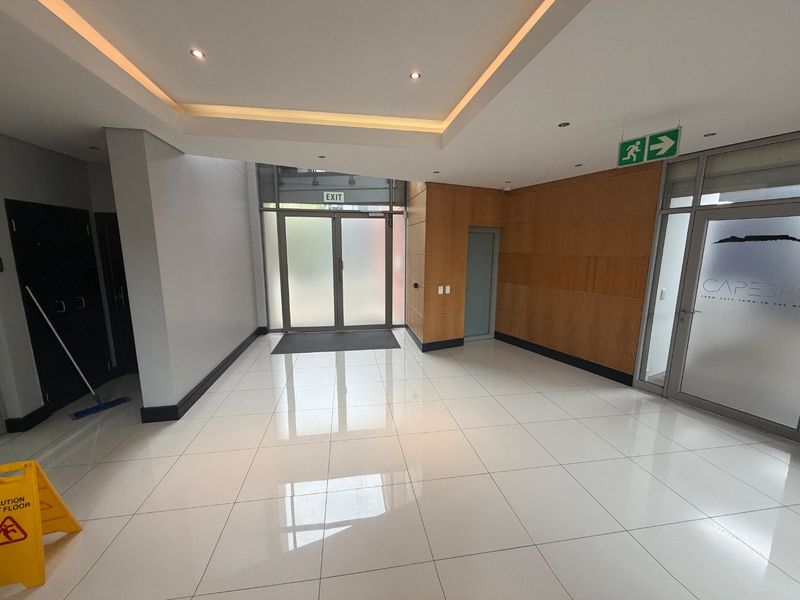 GROUND FLOOR COMMERCIAL UNIT TO LET | HYDE PARK, CENTURY CITY, CAPE TOWN - Photo 9
