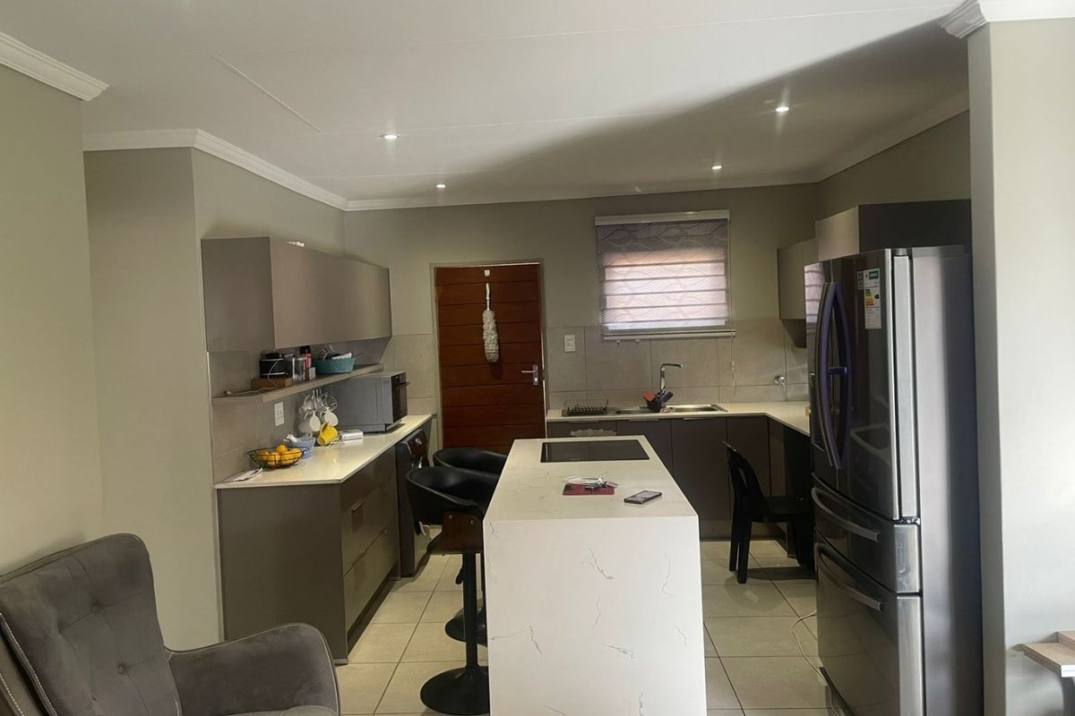 3-Bedroom, 2-Bathroom House to Rent in Lion Pride Lifestyle Estate - Photo 5