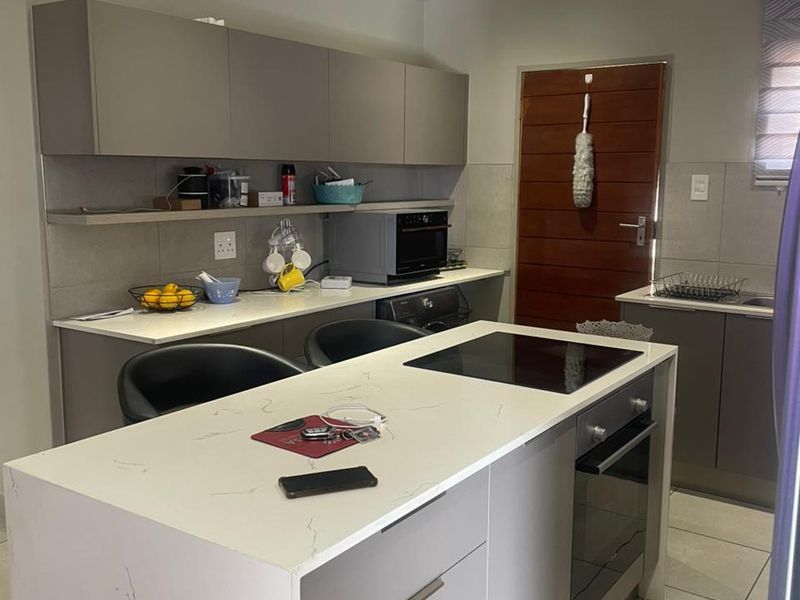 3-Bedroom, 2-Bathroom House to Rent in Lion Pride Lifestyle Estate - Photo 7
