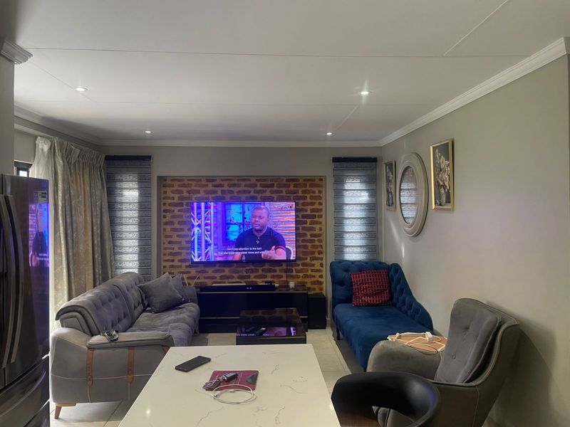 3-Bedroom, 2-Bathroom House to Rent in Lion Pride Lifestyle Estate - Photo 6