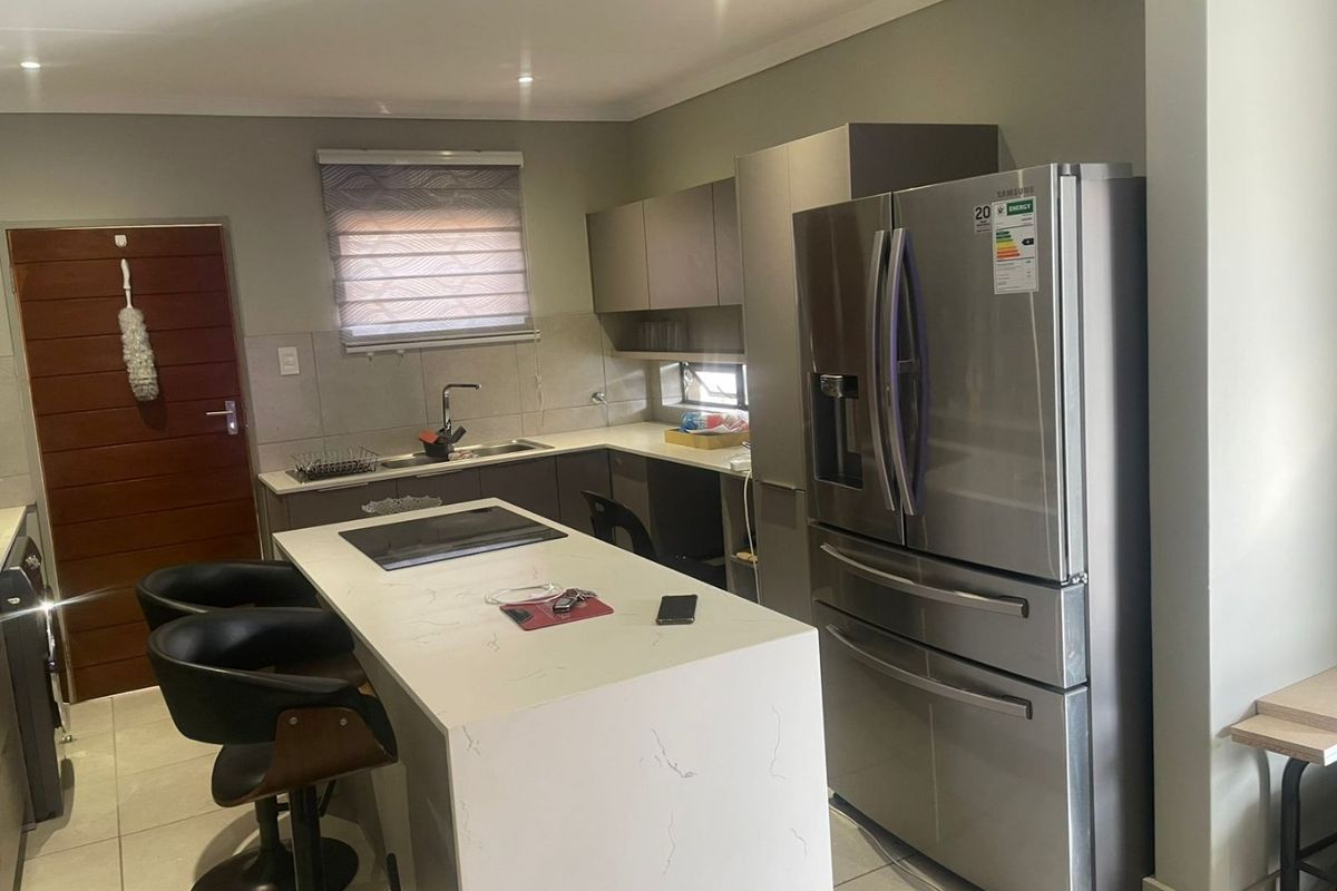 3-Bedroom, 2-Bathroom House to Rent in Lion Pride Lifestyle Estate - Photo 2
