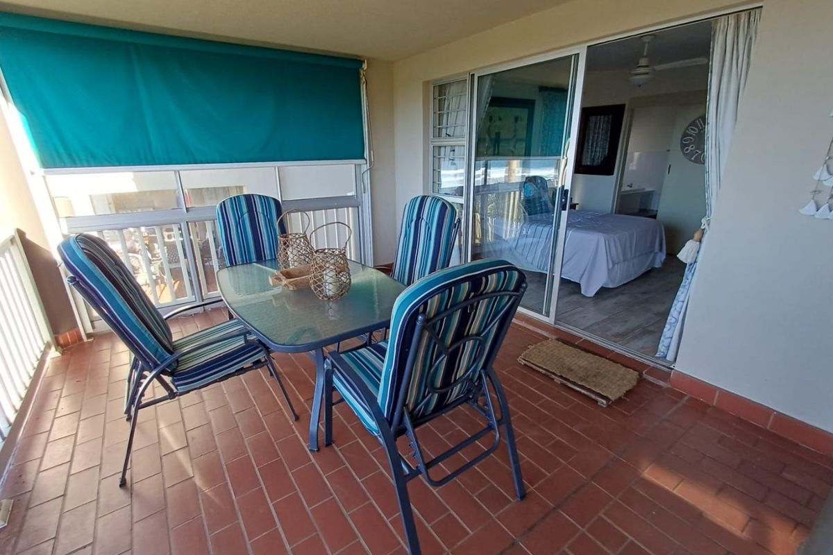 3 Bedroom ground floor apartment with direct beach access - Photo 4