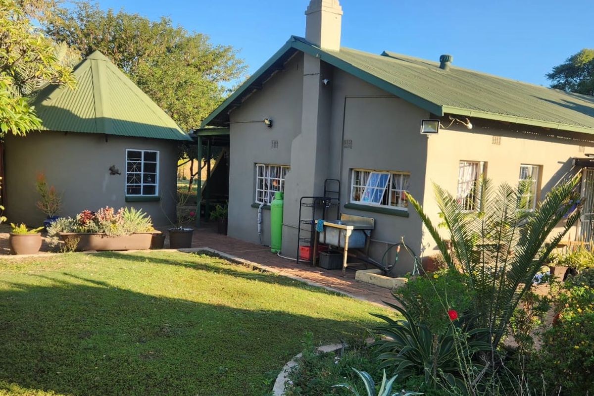9.5 Hectares Farm for Sale - Do not miss this amazing opportunity it will not be around for long.  - Photo 2