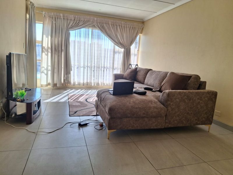 2 bedroom offering space, convenience and safety  - Photo 1