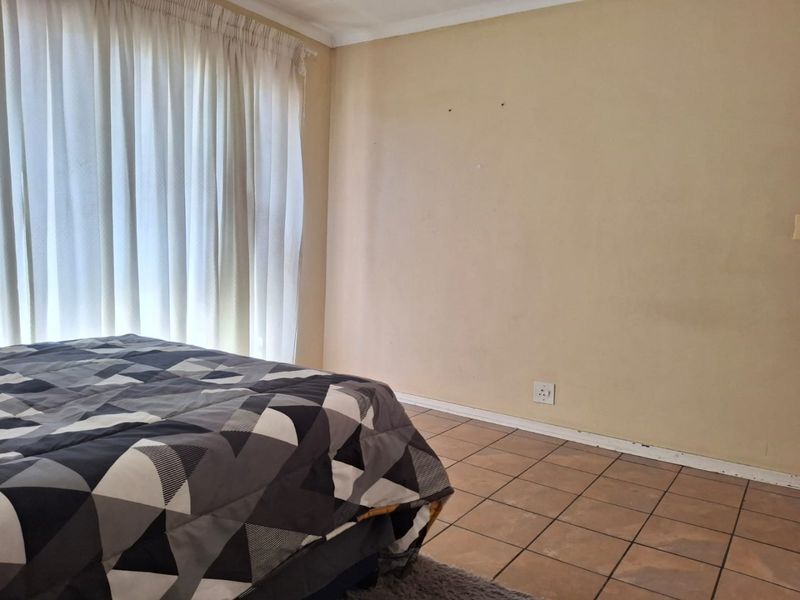2 bedroom offering space, convenience and safety  - Photo 10