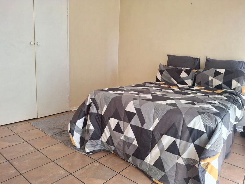 2 bedroom offering space, convenience and safety  - Photo 9