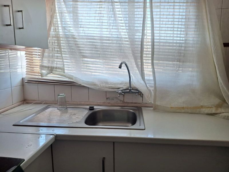2 bedroom offering space, convenience and safety  - Photo 7