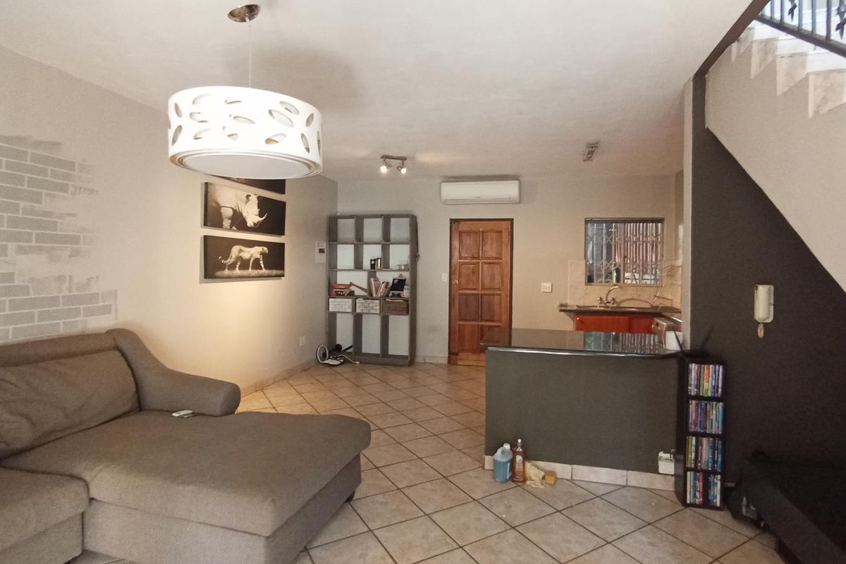 2 bedroom townhouse for sale  - Photo 3
