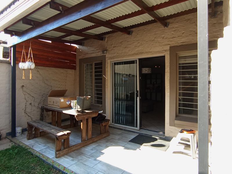 2 bedroom townhouse for sale  - Photo 2