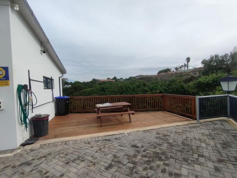 4 Bedroom House for Sale in Noorsekloof Noorsekloof, Jeffreys Bay - Photo 3
