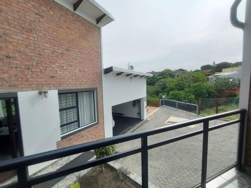 4 Bedroom House for Sale in Noorsekloof Noorsekloof, Jeffreys Bay - Photo 8
