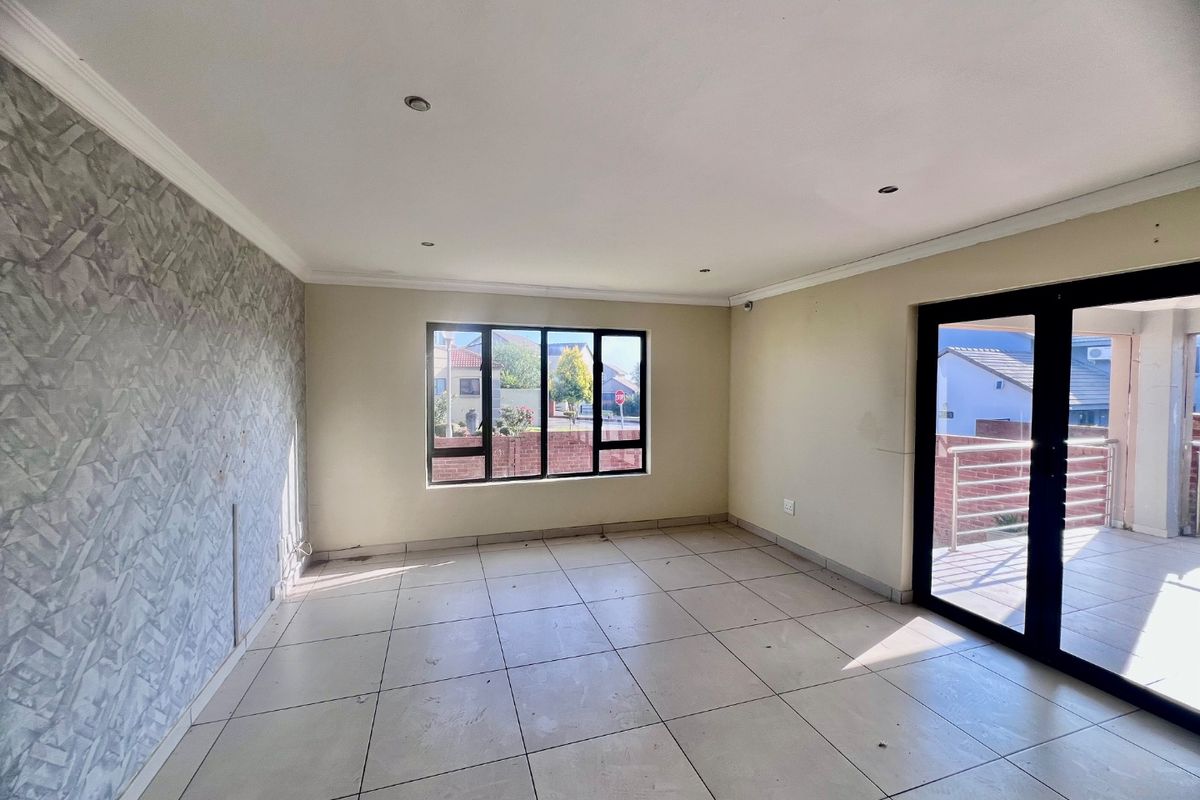 3 bedroom home for sale in Olympus - Photo 5